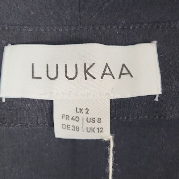 LUUKAA Black and White Notched Collar Dress. Size 8 - Picture 5 of 9